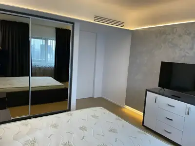 Dormitor mobilat in apartament de inchiriere Sector 6 Bucuresti